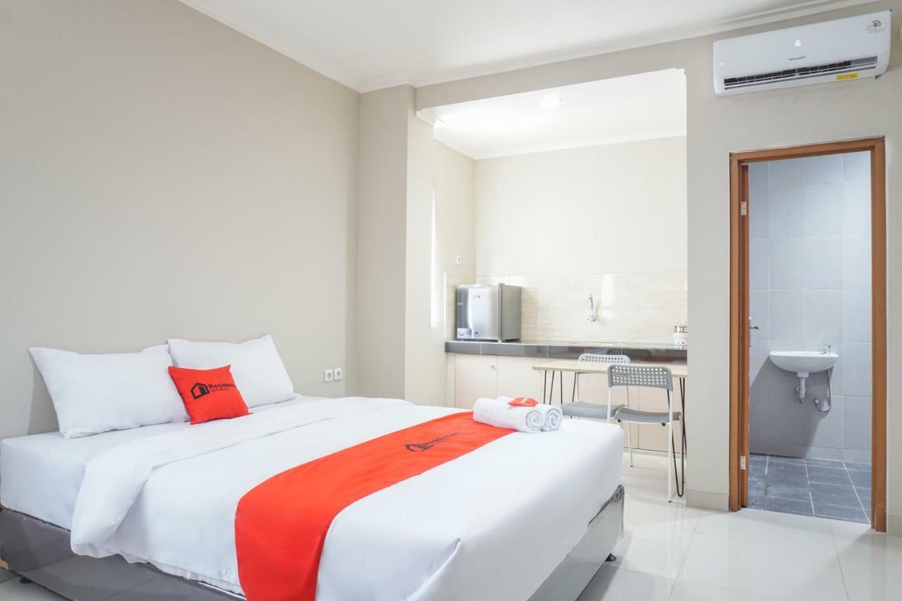 Residences By Reddoorz Near Mt Haryono - Minimum Stay 7 Days Jakarta Buitenkant foto