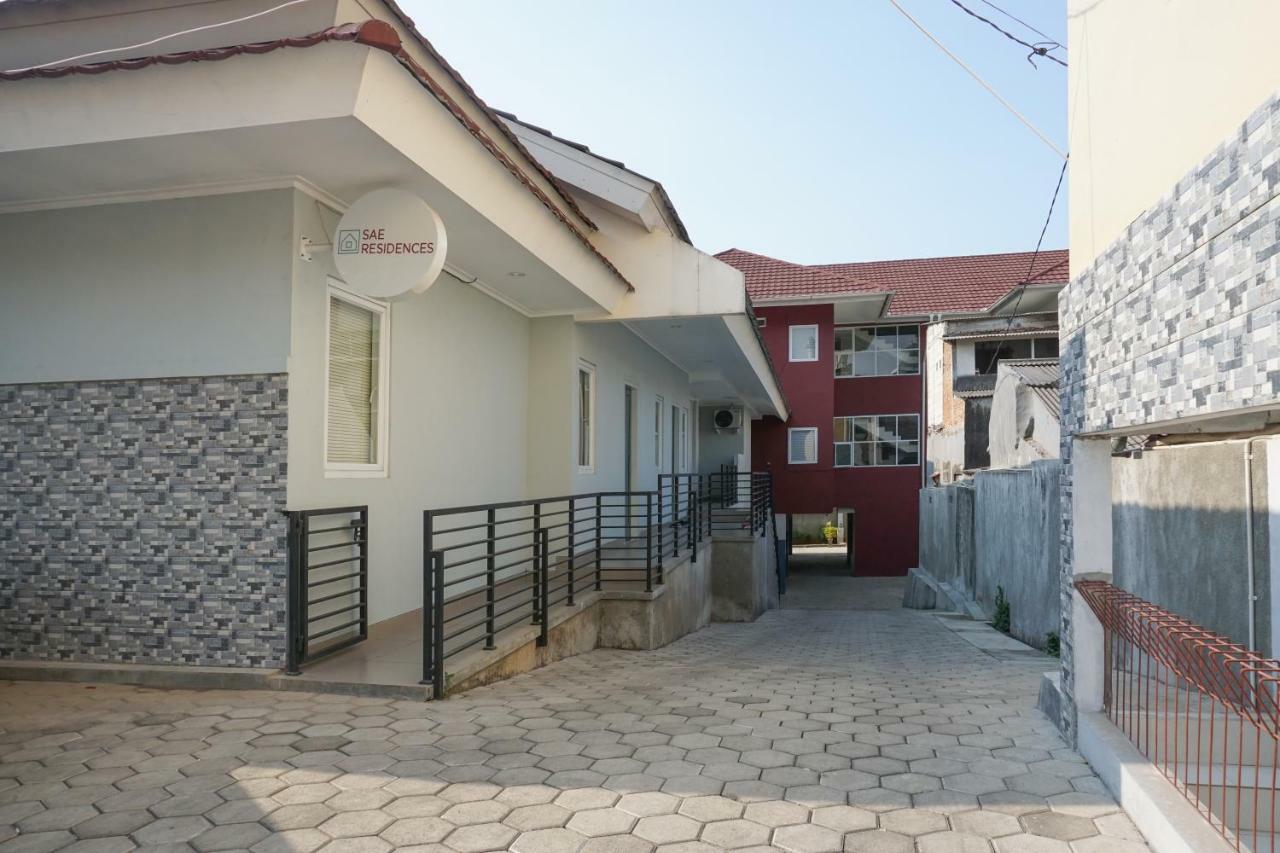 Residences By Reddoorz Near Mt Haryono - Minimum Stay 7 Days Jakarta Buitenkant foto
