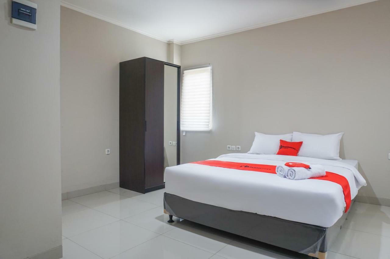 Residences By Reddoorz Near Mt Haryono - Minimum Stay 7 Days Jakarta Buitenkant foto