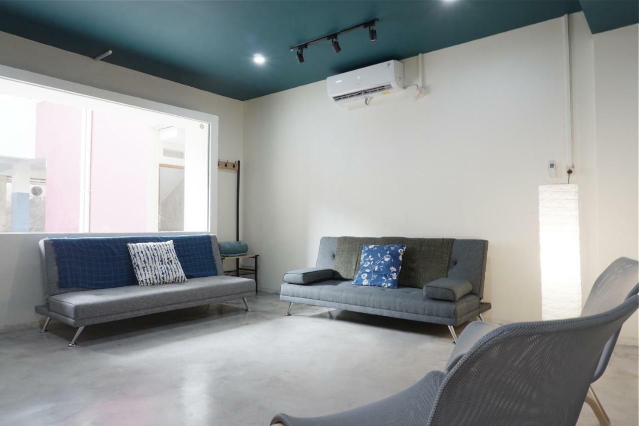 Residences By Reddoorz Near Mt Haryono - Minimum Stay 7 Days Jakarta Buitenkant foto