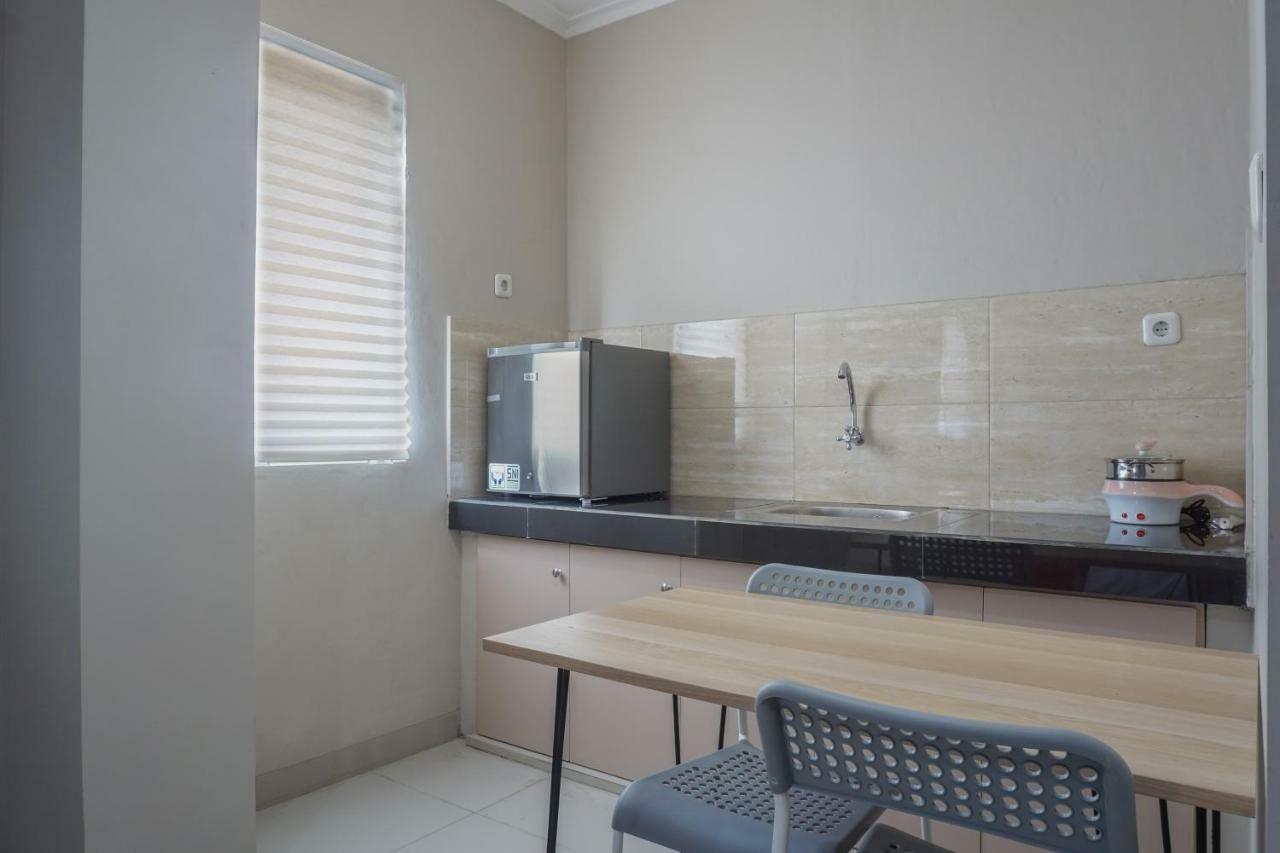 Residences By Reddoorz Near Mt Haryono - Minimum Stay 7 Days Jakarta Buitenkant foto