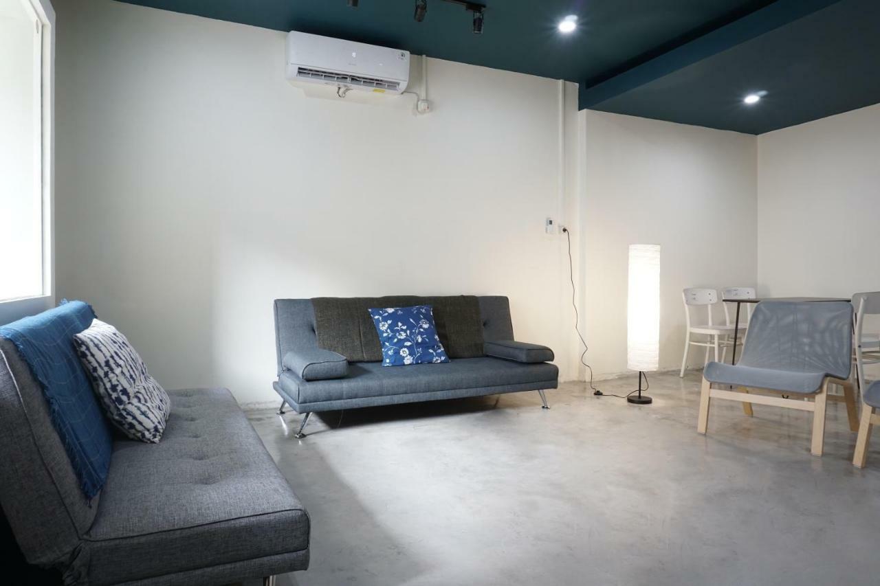 Residences By Reddoorz Near Mt Haryono - Minimum Stay 7 Days Jakarta Buitenkant foto